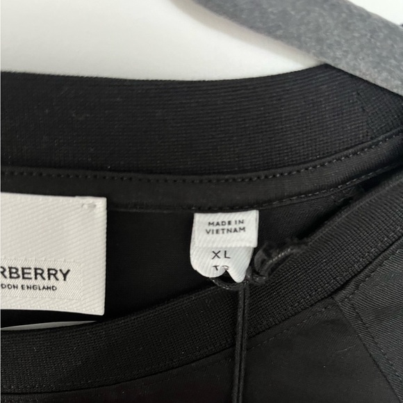 BURBERRY T Shirt Minimalist Block Lettering Women’s XL NWT - Picture 2 of 6